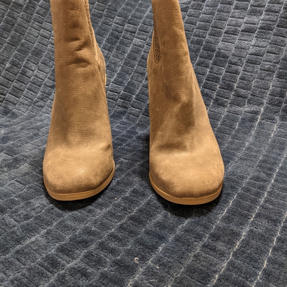 Size 7 - Never Worn - Grey Booties by Spring - Picture 2 of 6